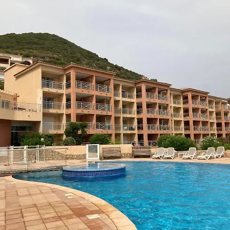 Vaiana Avec Piscine En Bord De * Ajaccio (Corsica)