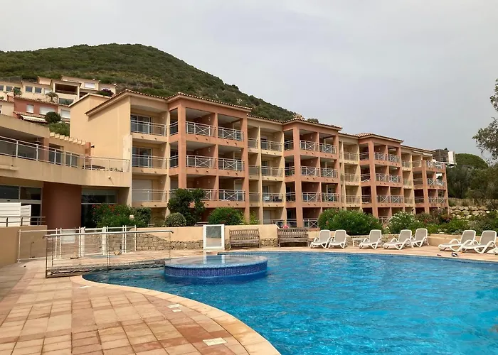 Vaiana Avec Piscine En Bord De * Ajaccio