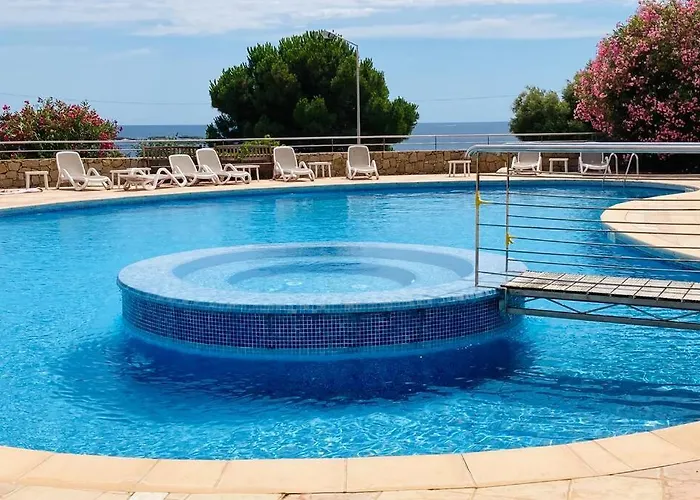Vaiana Avec Piscine En Bord De * Ajaccio (Corsica)