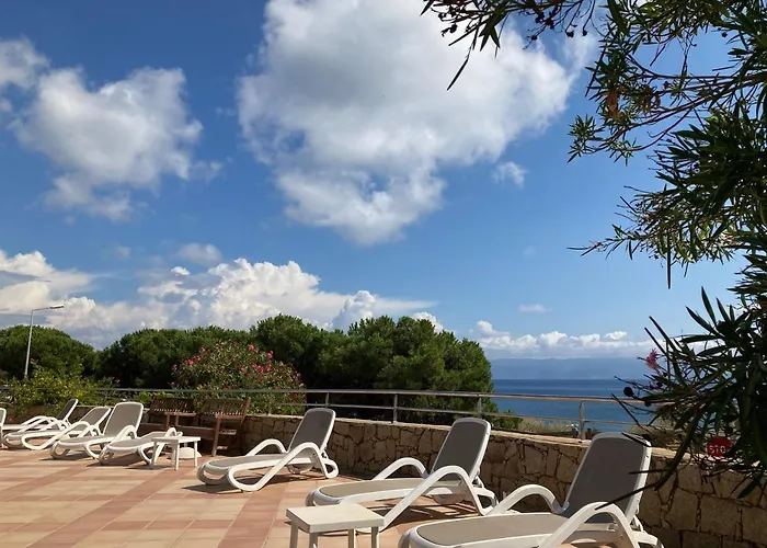 Vaiana Avec Piscine En Bord De * Ajaccio (Corsica)