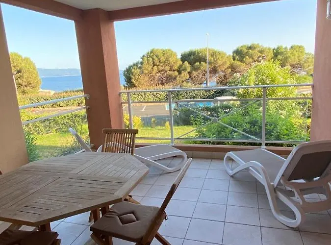 Apartament Vaiana Avec Piscine En Bord De